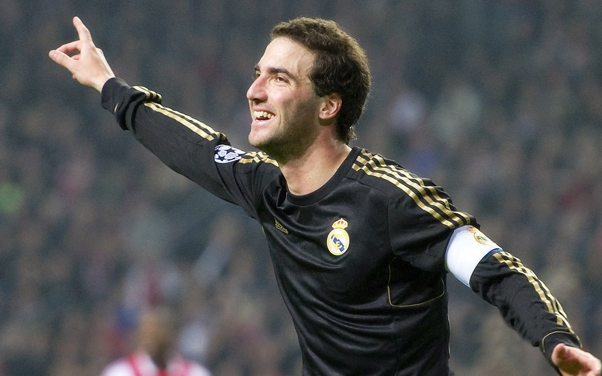 巴黎圣日耳曼狂轰乱炸，大胜晋级，巴黎圣日耳曼精选