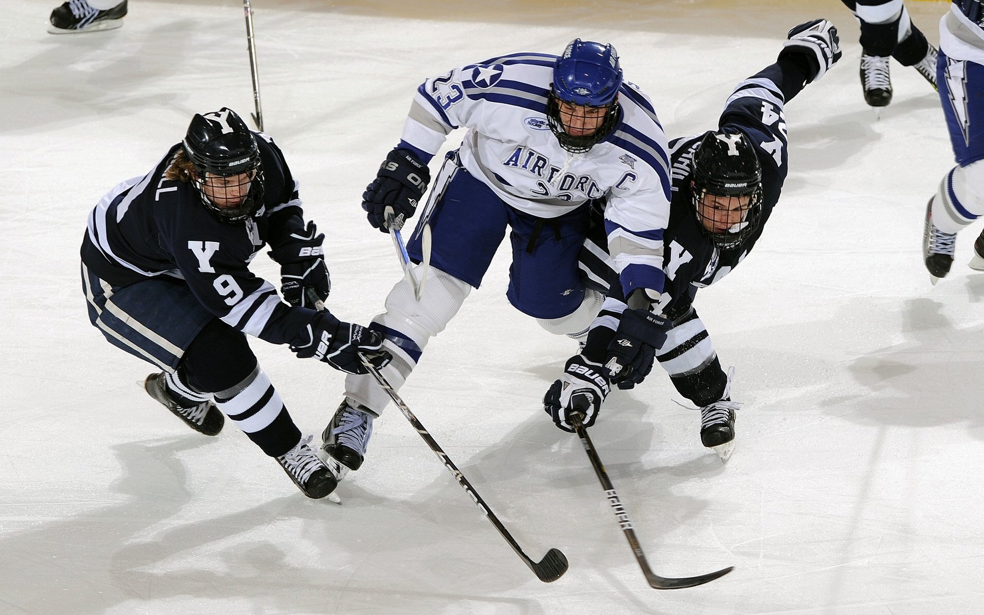 电竞直播平台竞争白热化，谁能成为下一代市场霸主？，电竞直播间